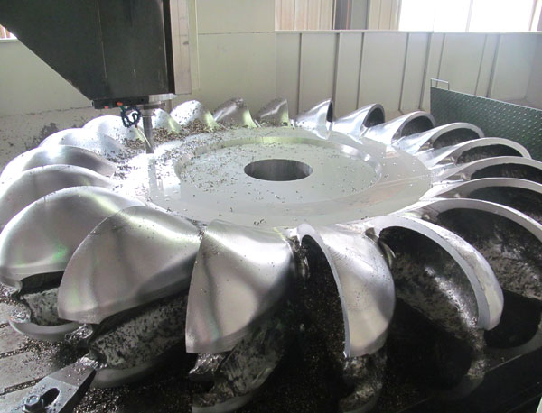 整体铸造+水斗整体数控（CNC）加工冲击式转轮