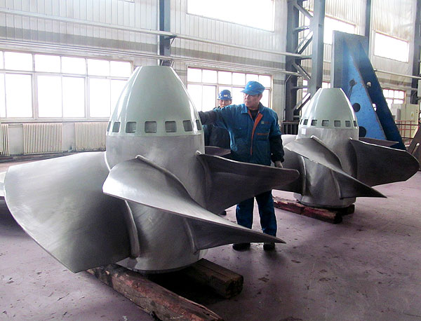 轴、贯流式转轮装配