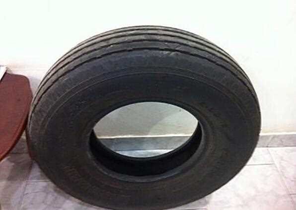 Round shoulder desert tyres for off road vehicle
