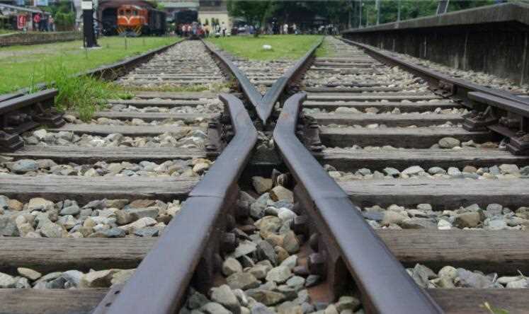 U71Mn Smooth Surface Light Steel Rail 