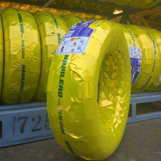 Tubeless Car Tyre With Highway Tread Pattern