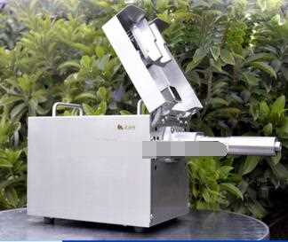 Home Use Hemp Seed Cold Oil Press Machine/Wholesale Price Soybean Oil Press Machine