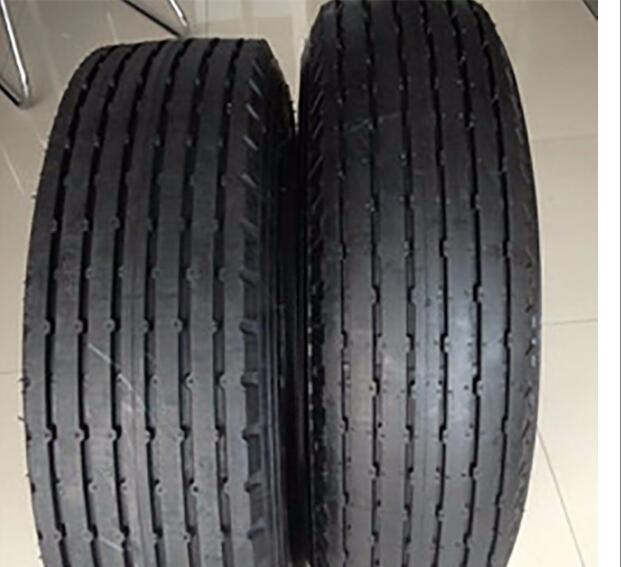 Wide tread and streamlined pattern sand tires