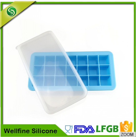 Covered 100% food-grade silicone ice 21 cubes per tray with lid for angle storage in the freezer