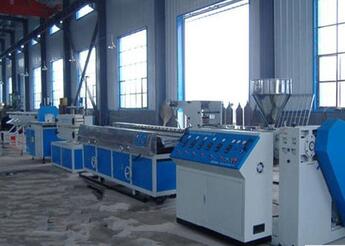 fully automatic 22-132kw WPC/PVC Profiles Extrusion Line