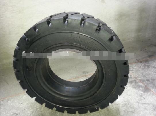 low rolling resistance solid resilient tyres