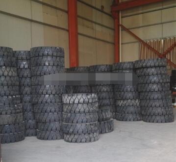 Forklift solid tyres with excellent wear characteristics