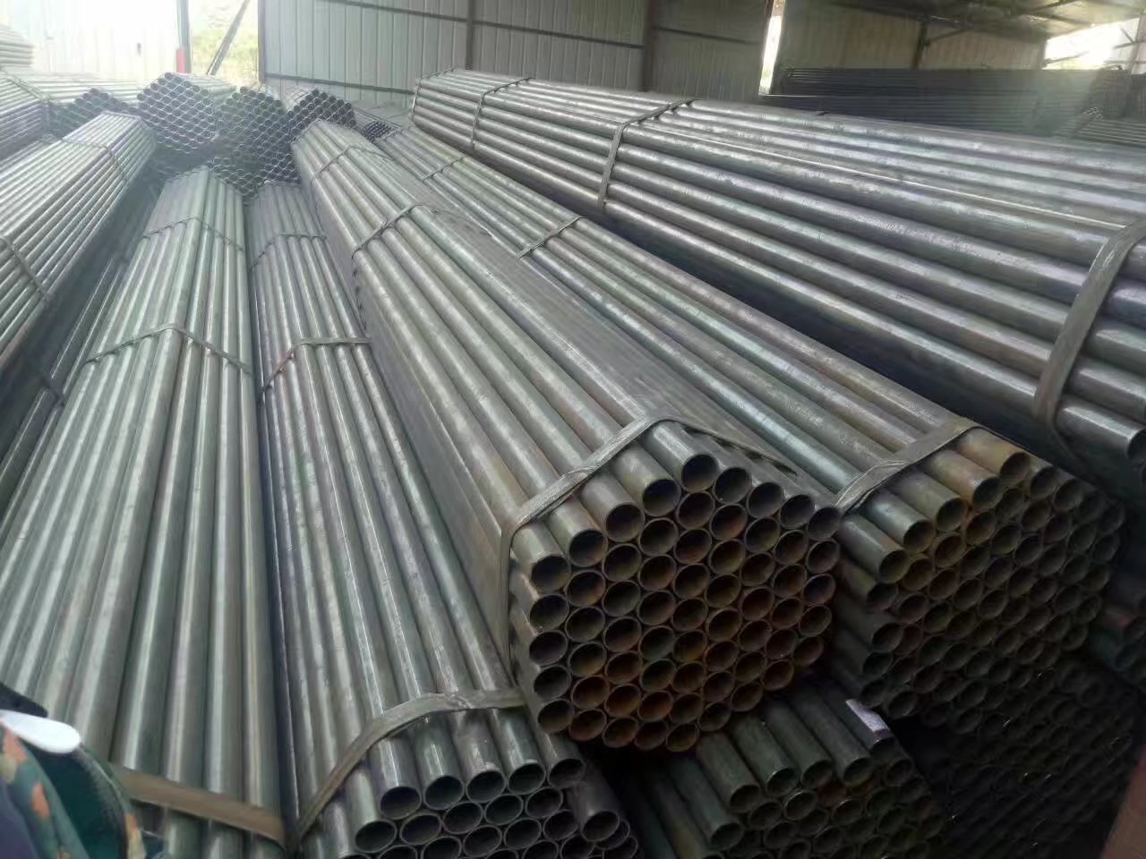 ERW Carbon Steel Pipes Welded Pipes for Construction Structural